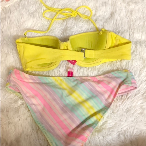 Victoria Secret Bathingsuit - Picture 2 of 4